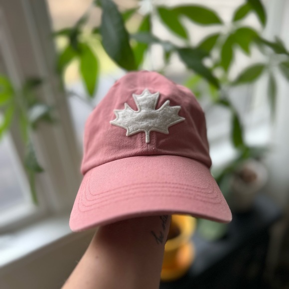 Roots Hat - Picture 4 of 7